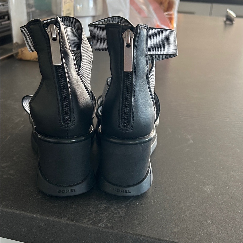Sorel Women's Black and Gray Sandals - Picture 5 of 7